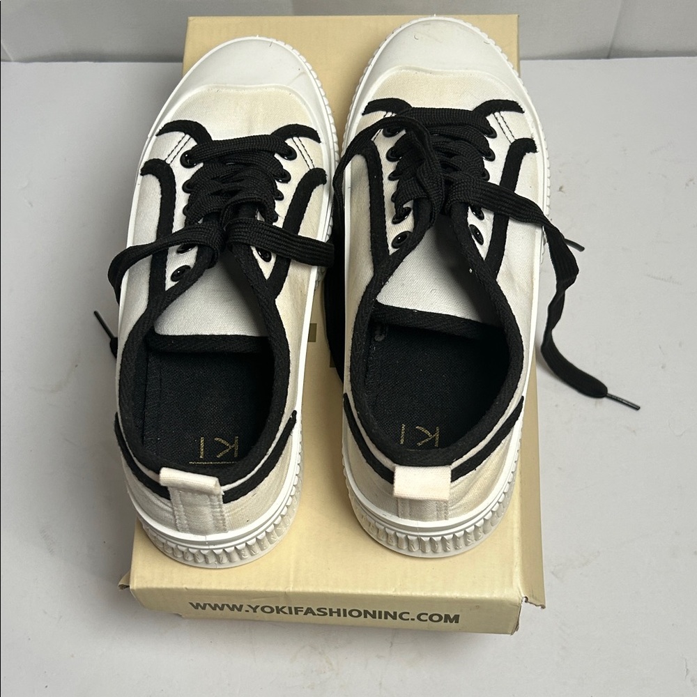 Yoki Black and White Canvas Sneakers